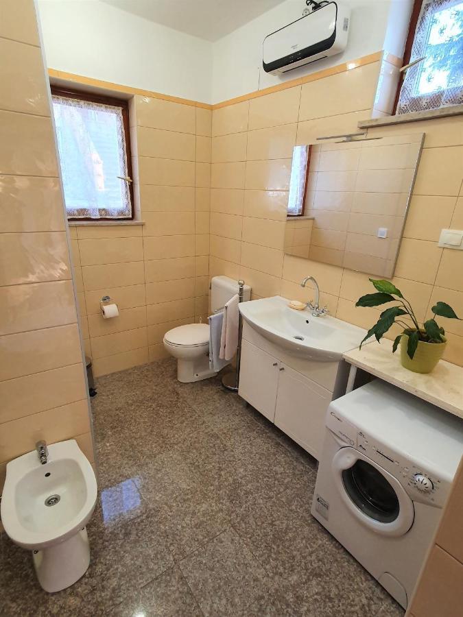 Apartment "House Tigra" ロヴィニ エクステリア 写真