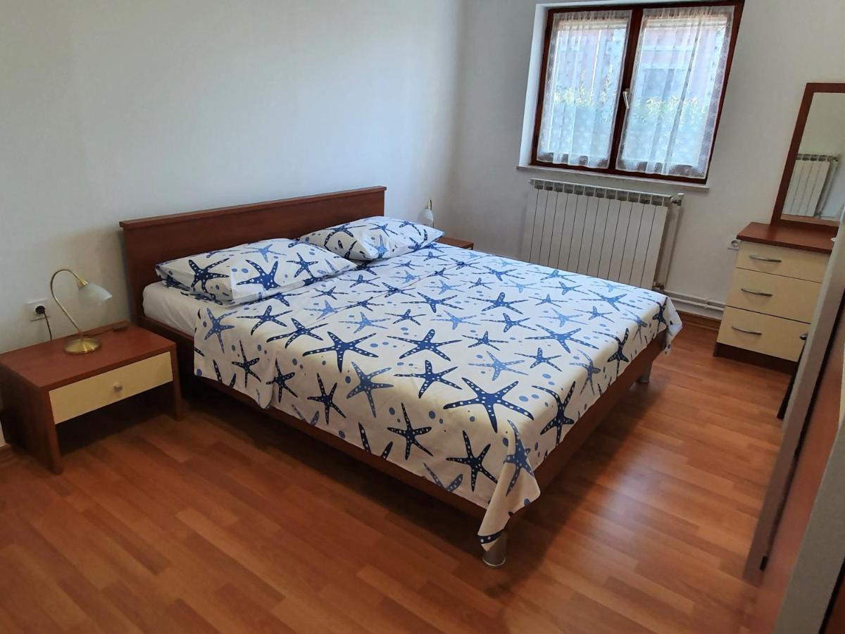 Apartment "House Tigra" ロヴィニ エクステリア 写真