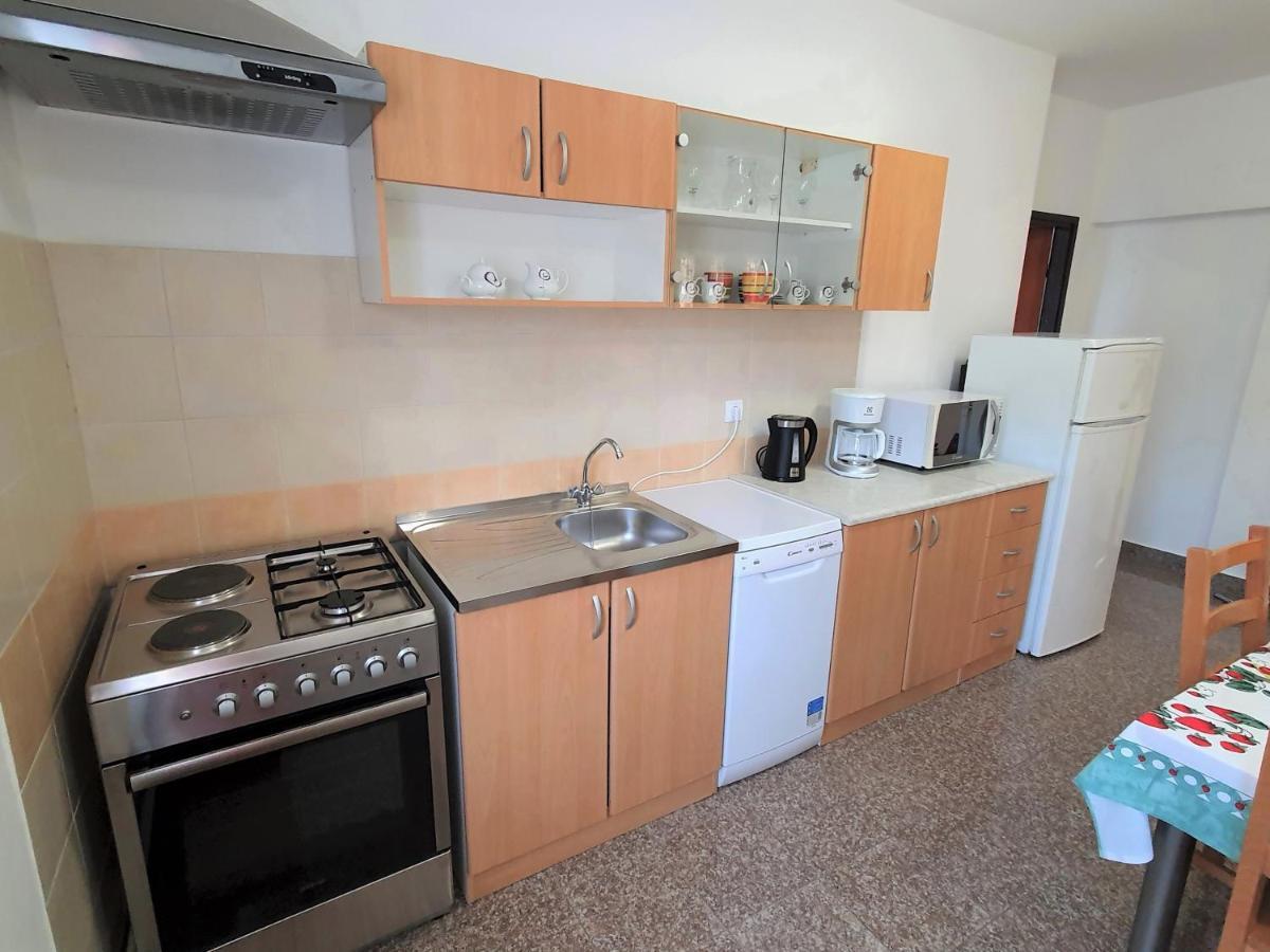 Apartment "House Tigra" ロヴィニ エクステリア 写真