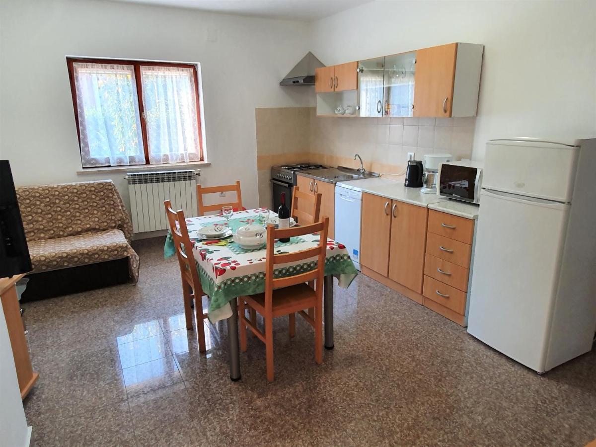 Apartment "House Tigra" ロヴィニ エクステリア 写真