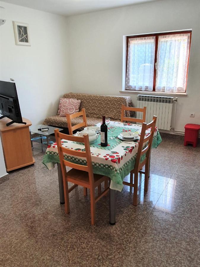 Apartment "House Tigra" ロヴィニ エクステリア 写真