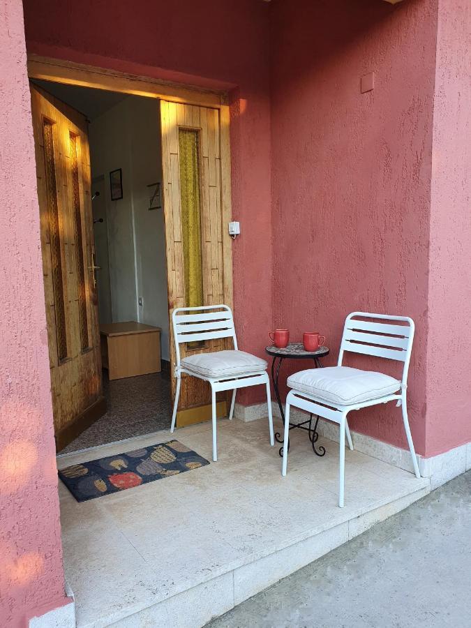 Apartment "House Tigra" ロヴィニ エクステリア 写真